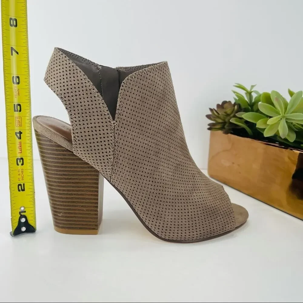 Indigo Rd. Iridella Block Heel Sandal Bootie Size 10 Taupe Textile Open Toe/Heel